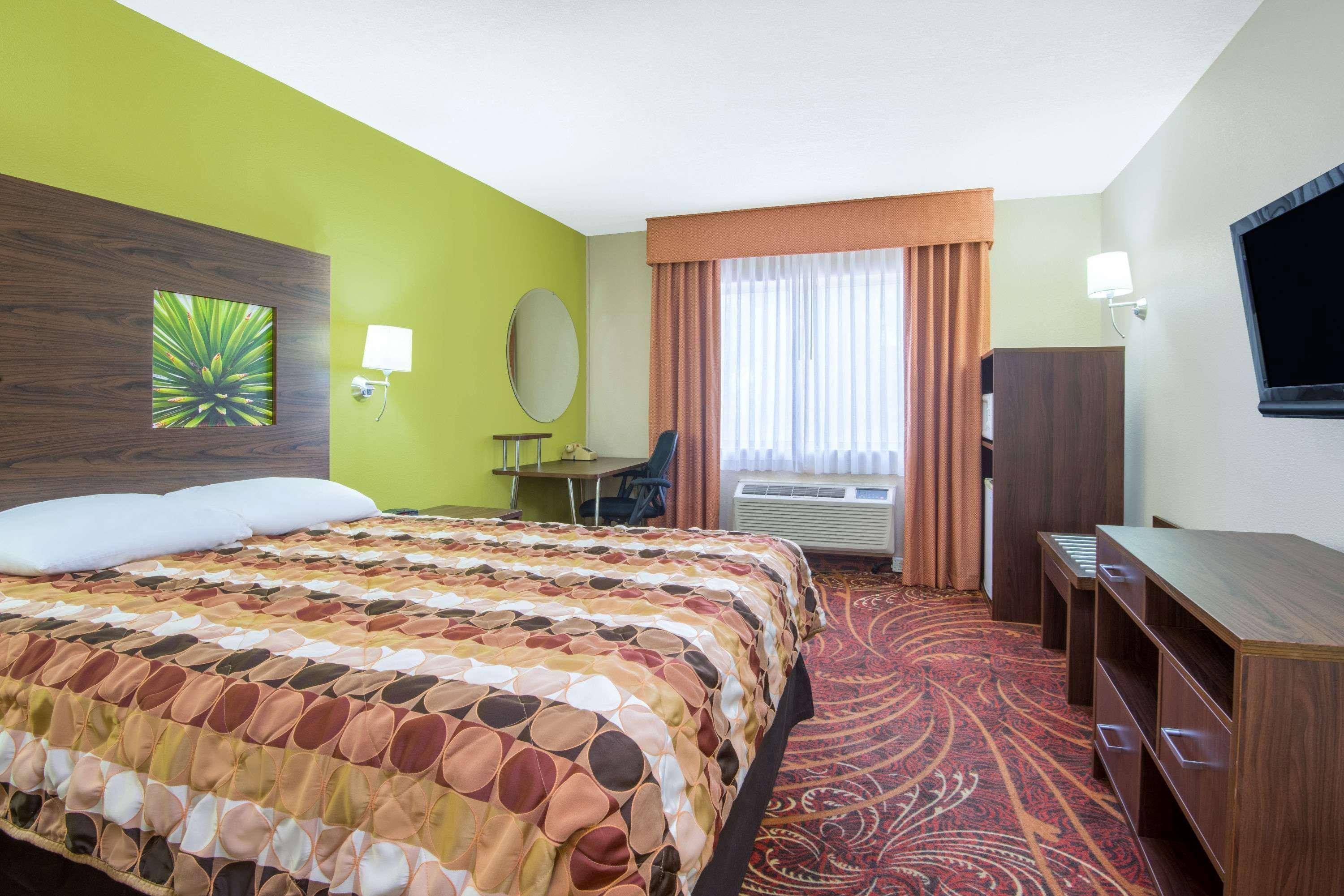 Super 8 By Wyndham Portales Motel Kültér fotó