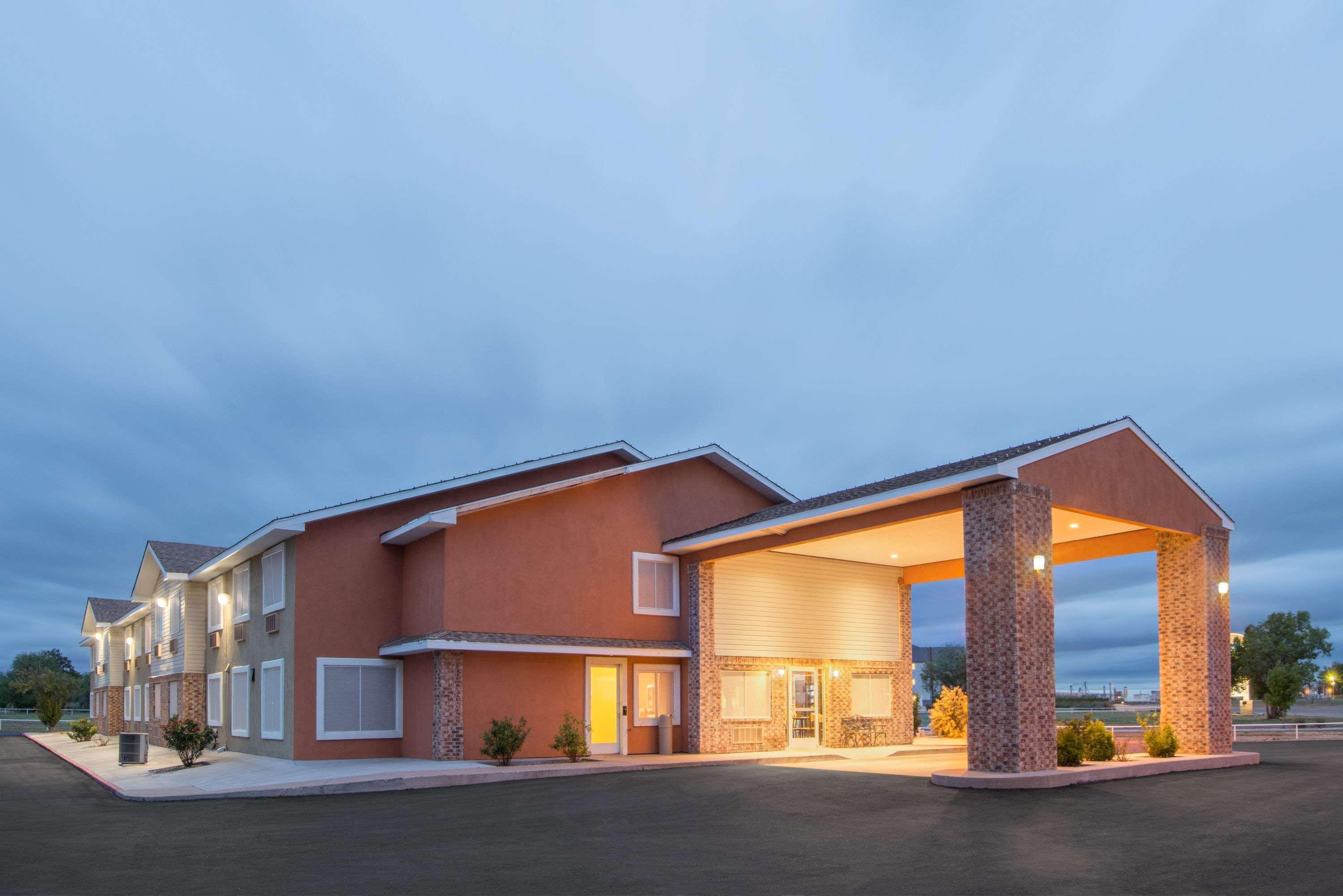 Super 8 By Wyndham Portales Motel Kültér fotó