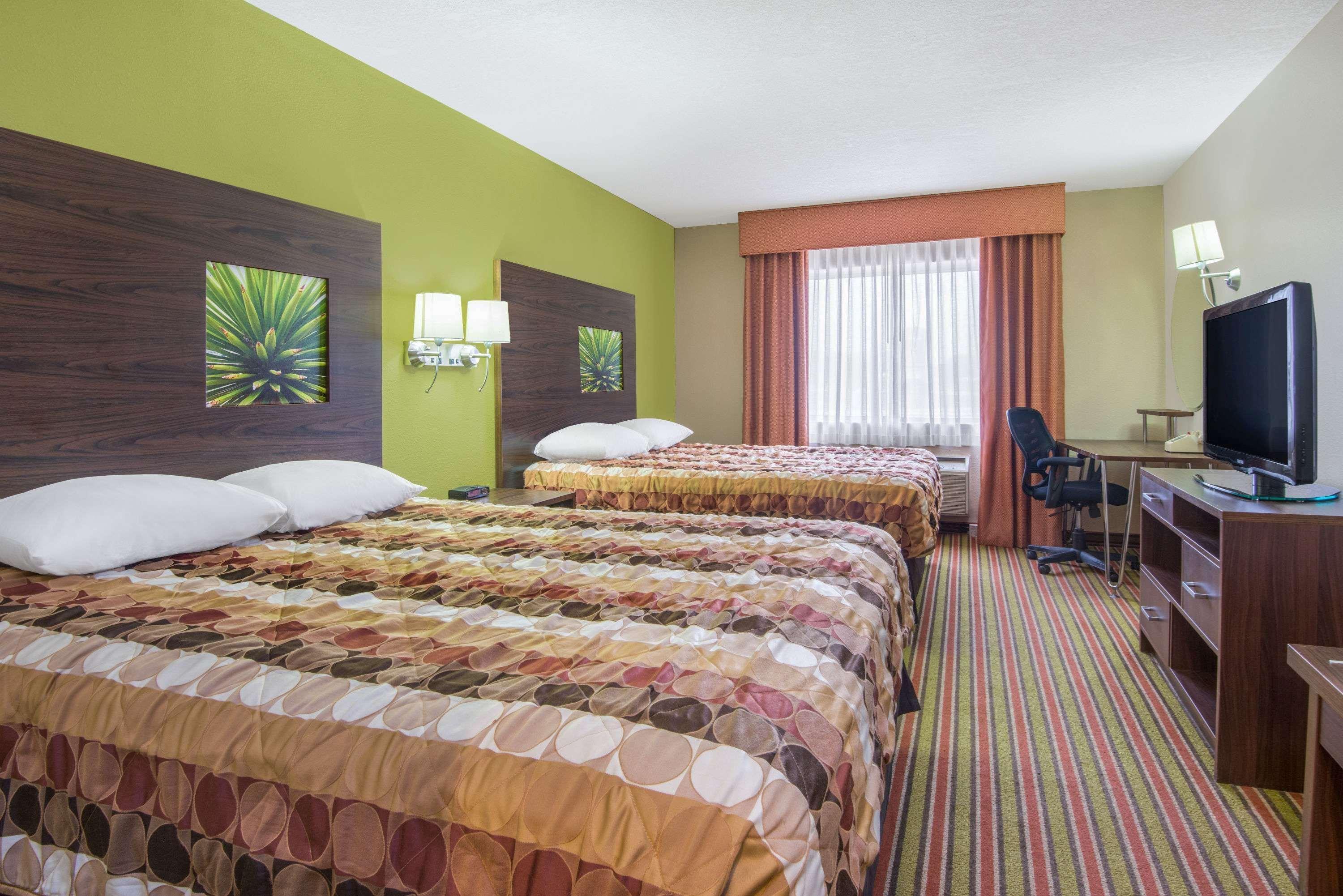 Super 8 By Wyndham Portales Motel Kültér fotó