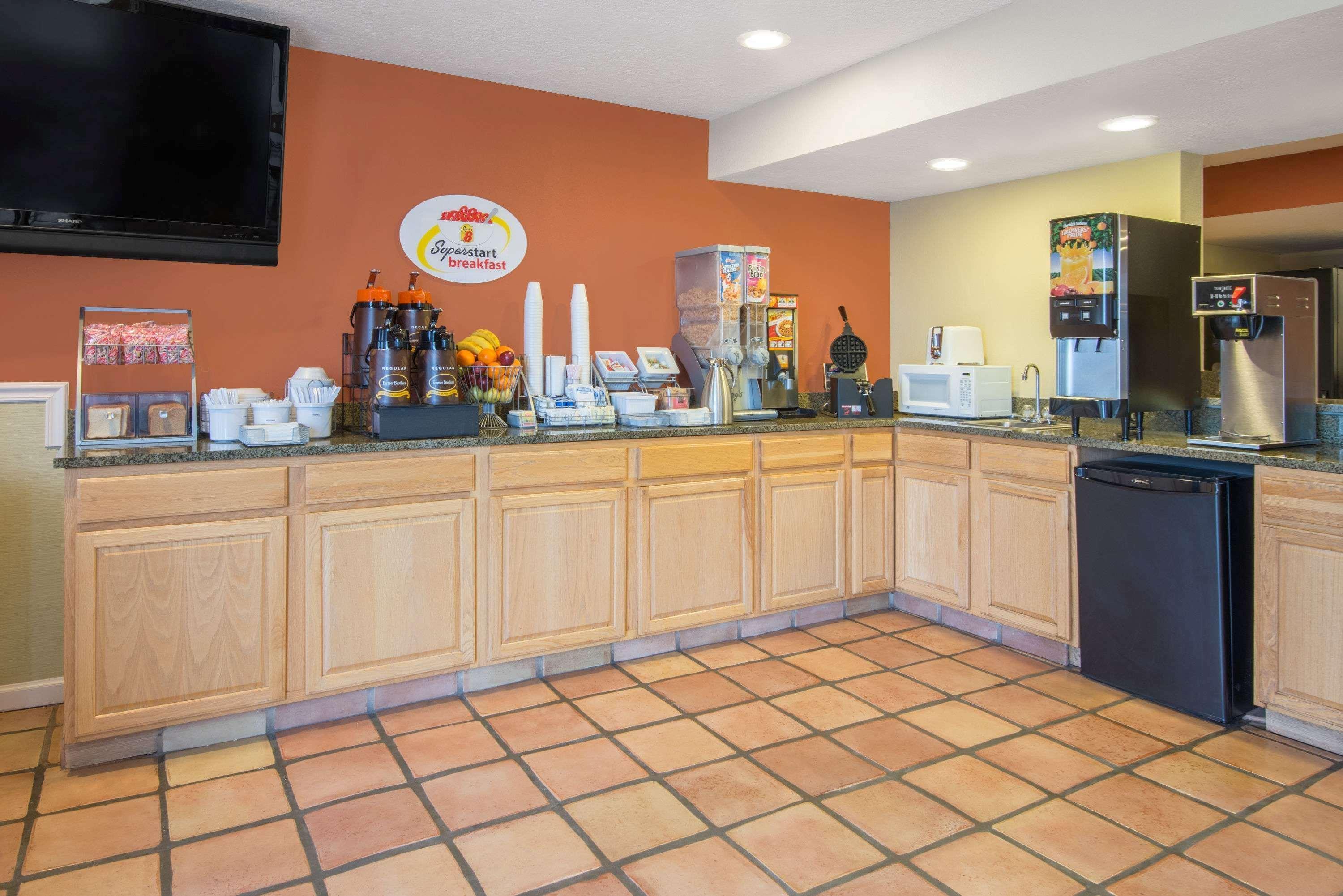 Super 8 By Wyndham Portales Motel Kültér fotó