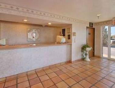 Super 8 By Wyndham Portales Motel Beltér fotó